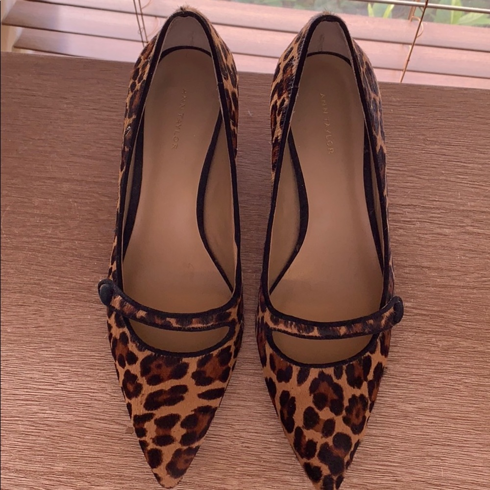 Ann Taylor leopard print heel